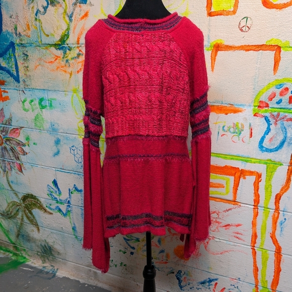 Raspberry Magenta Free People Bell Sleeve Knit Sweater; Size SP-L - Picture 4 of 12